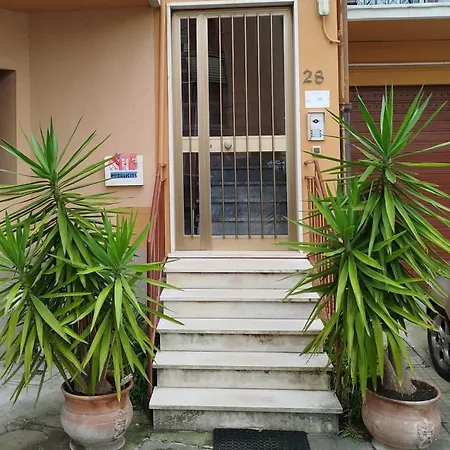 Con 2 Camere, Parcheggio E Terrazza Daire
