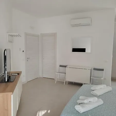 アパート Con 2 Camere, Parcheggio E Terrazza *