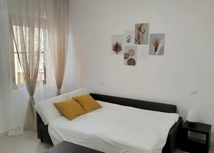 Con 2 Camere, Parcheggio E Terrazza 아파트