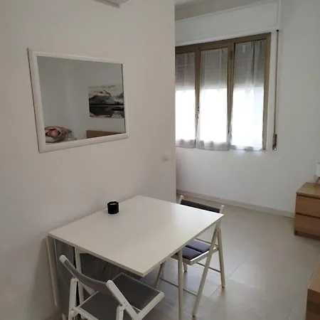 Con 2 Camere, Parcheggio E Terrazza 比萨